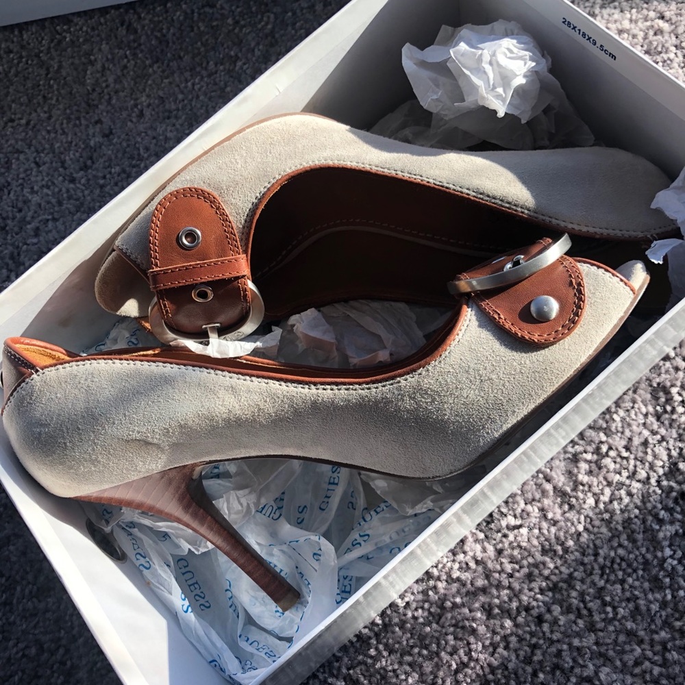 Guess beige heels with open toe